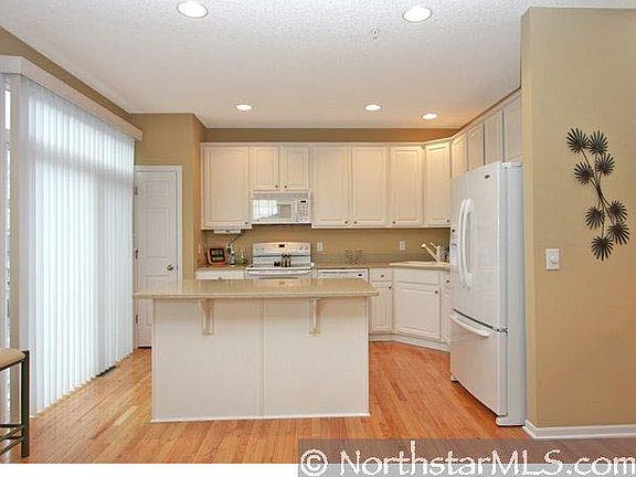 2nd image of 537 Lomianki Lane