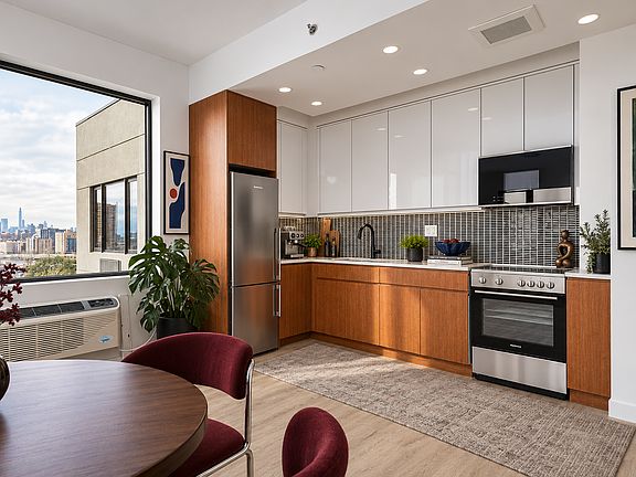 3rd image of 276 Grand Concourse APT 311