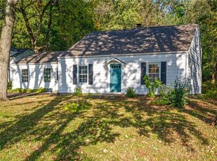 6 Schoolhouse Ln, Poughkeepsie, NY 12603