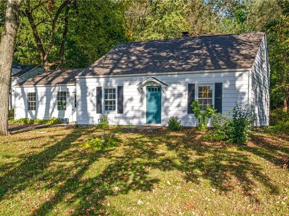 6 Schoolhouse Lane, Poughkeepsie, NY 12603