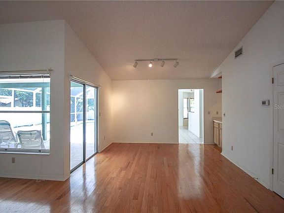 5th image of 193 Overstreet Ct