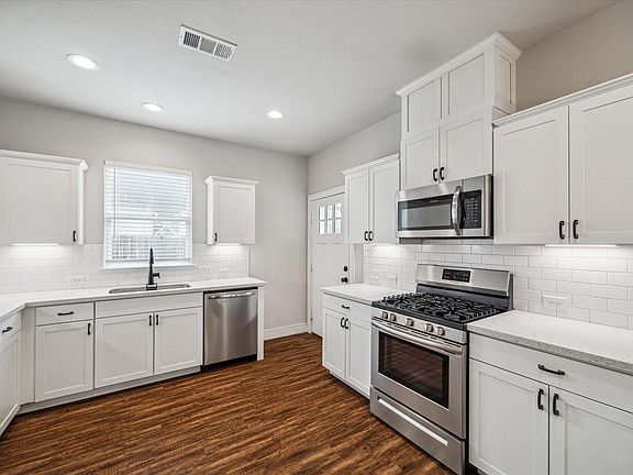 2nd image of 2515 Delafield St