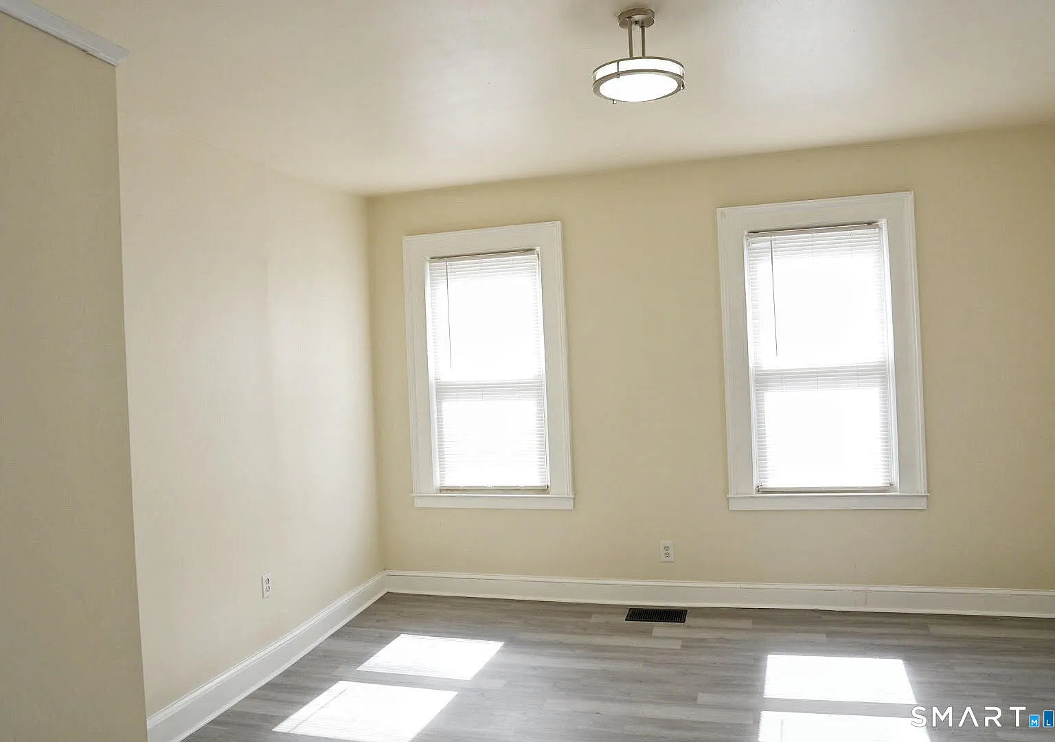 2 bed, 1.0 bath, 900 sqft, $1,950 — Photo 3