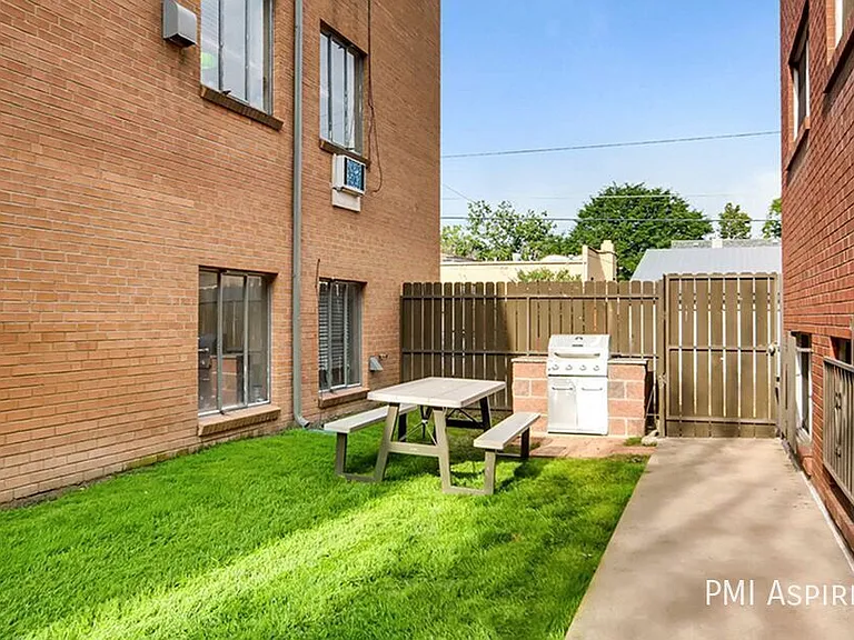 59 N Ogden St #4 — Photo 2