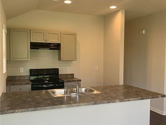 4th image of 12567 Waterbury Way
