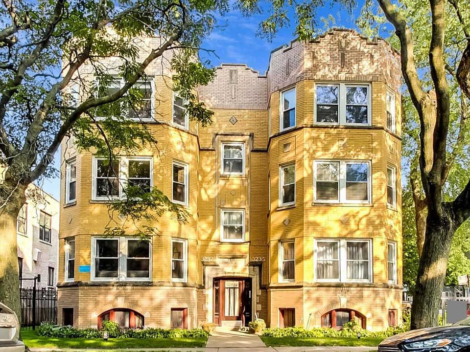 1st image of 3237 N Oakley Ave #3N