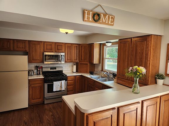 3rd image of 8781 N Black Oak Dr