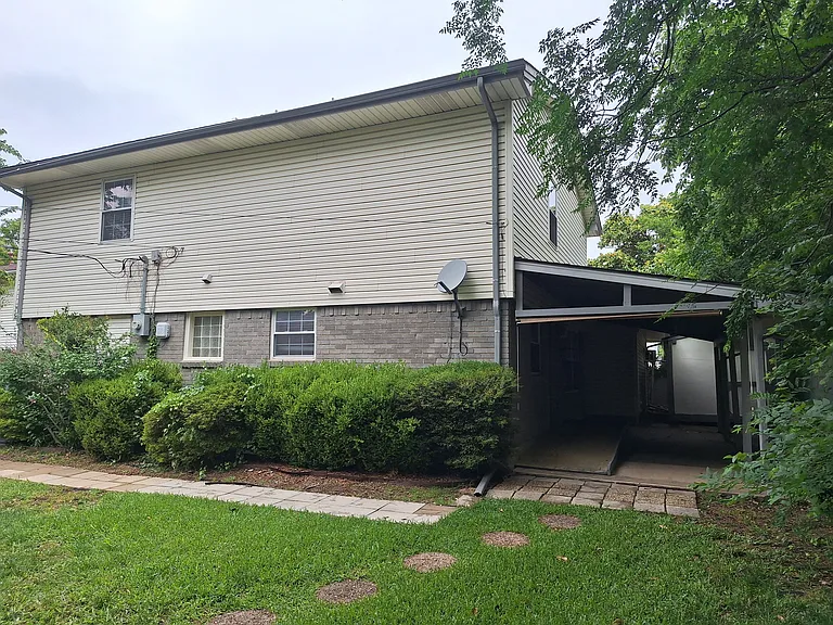 8430 Birchcroft Dr — Photo 26