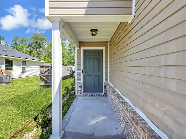 203 Grandview Dr #1 — Photo 4