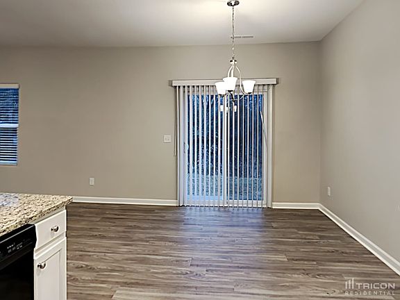 4th image of 941 Joselynn Dr
