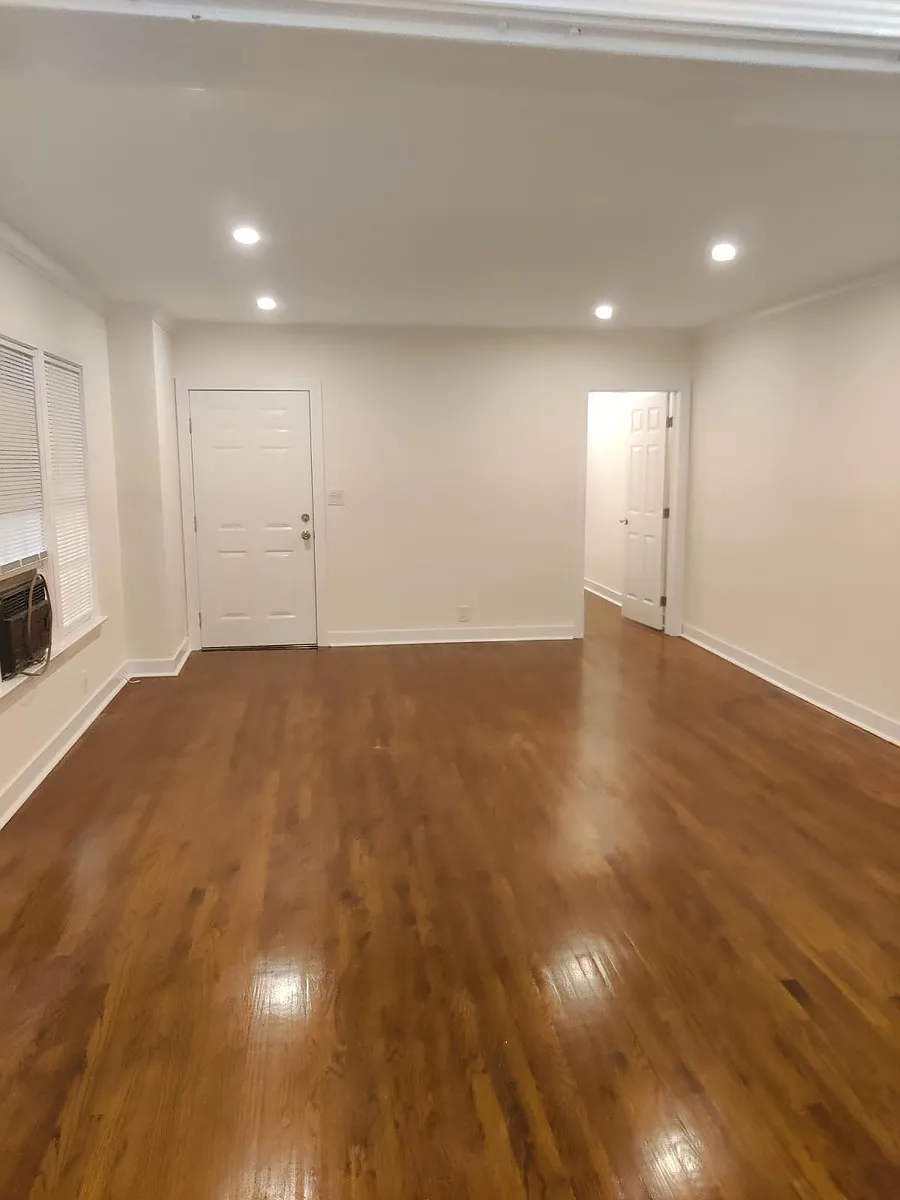 Building Photo - 750 N Saint Andrews Pl