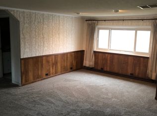 136 Cleveland Ave, Defiance, OH 43512