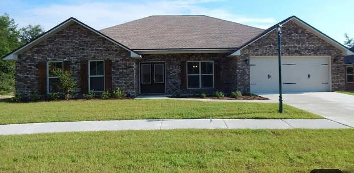 4 bed, 2207 sqft, $2,300 — Photo 1