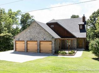 2423 N Double Springs Rd, Fayetteville, AR 72704
