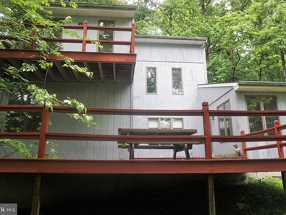 2nd image of 30 Fitzhugh Ln