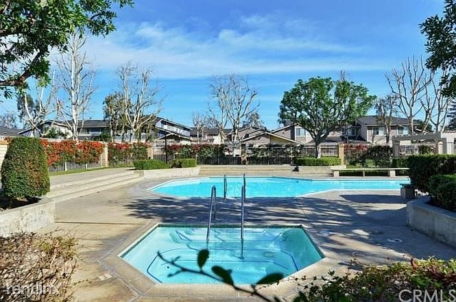 Community Pool with Jacuzzi