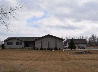 560 E Hampton Rd, Essexville, MI