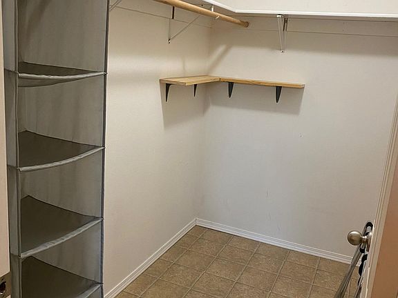 5th image of 10224 NE 67th St