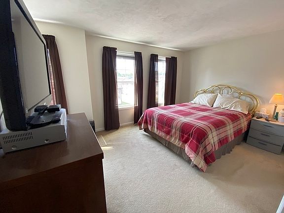 5th image of 15 B Mystic St #15B