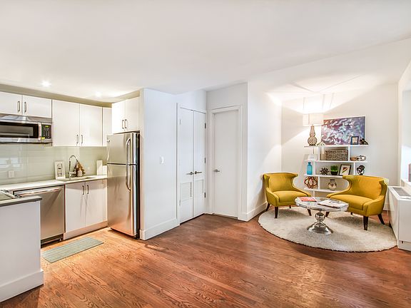 3rd image of 245 W 25th St APT 1N