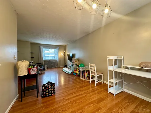 2236 Miles Rd, Cincinnati, OH 45231