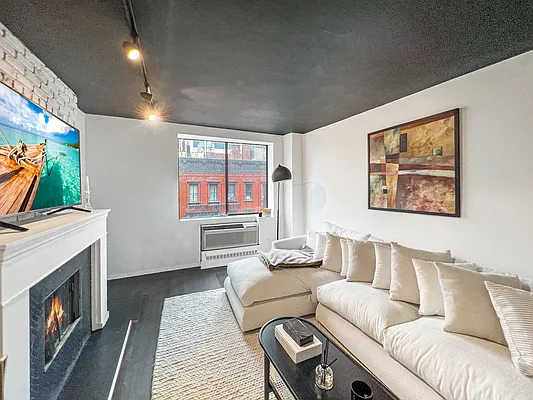 Rented by Douglas Elliman | media 9