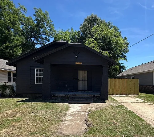 1088 Kney St Photo 1