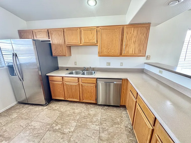 7707 W Rancho Dr — Photo 9