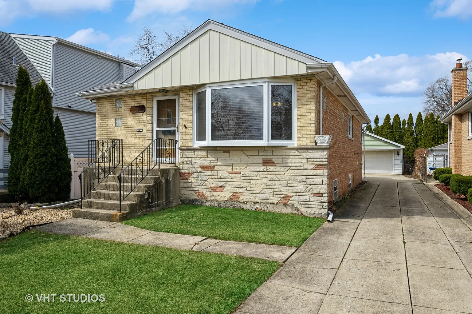 5004 N Canfield Ave photo 1