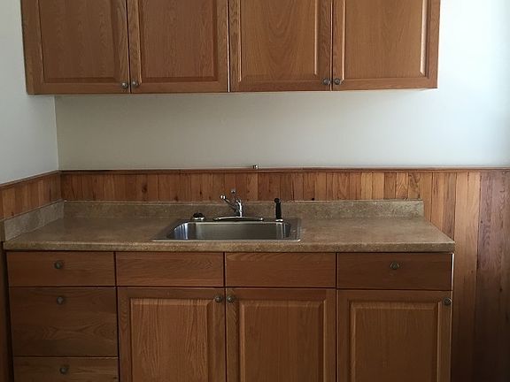4th image of 830 Washington Ave APT 2