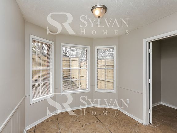5th image of 1112 Oak Glen Pl