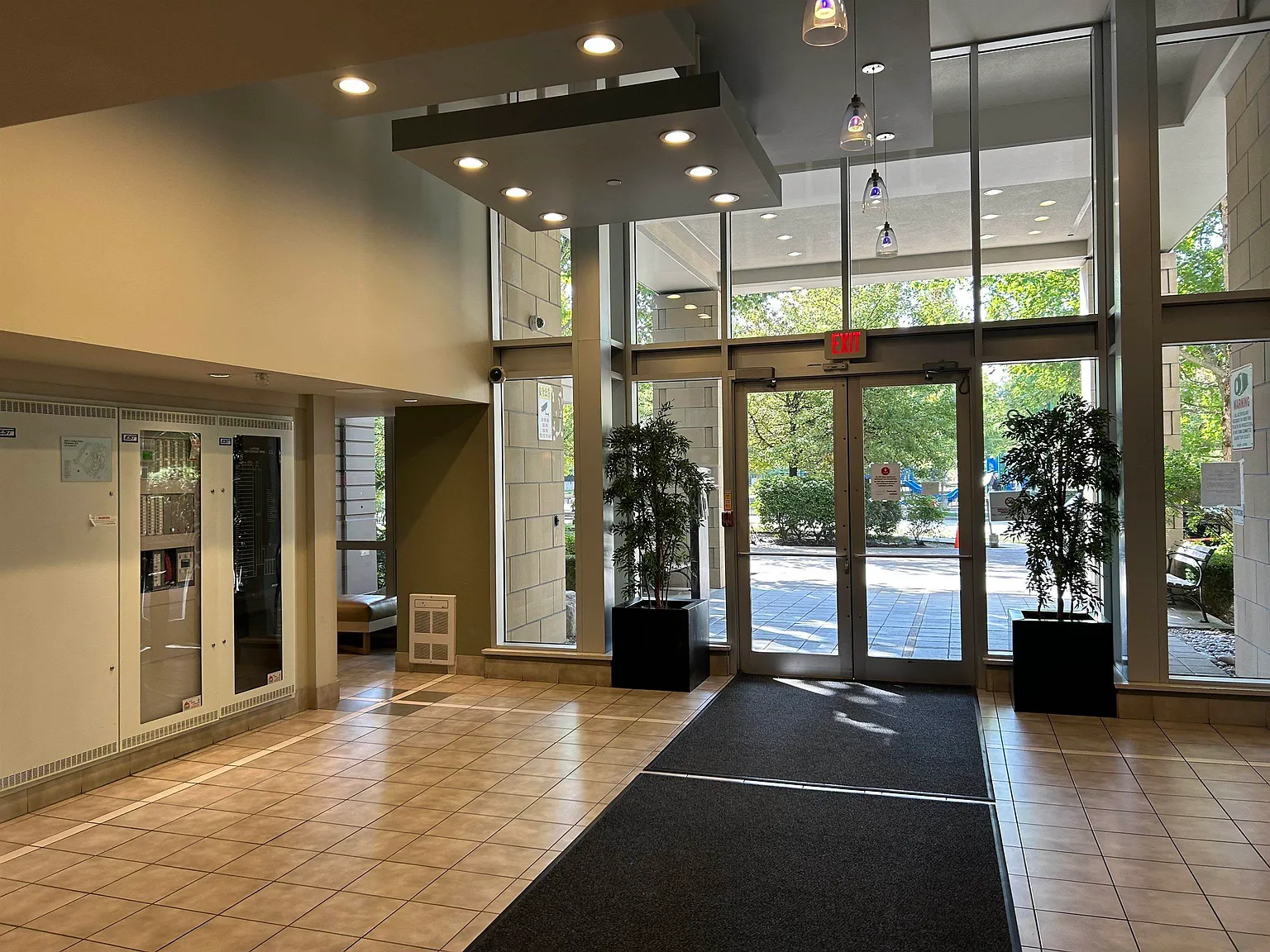 1 bed, 670 sqft, $2,250 — Photo 3