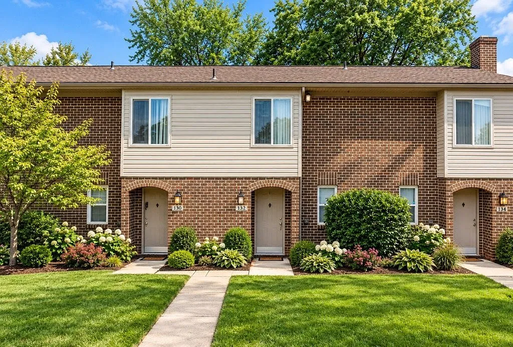 Colonial Crest Apartments — Photo 4