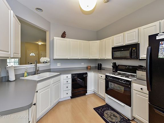 5th image of 18220 Mansfield Dr