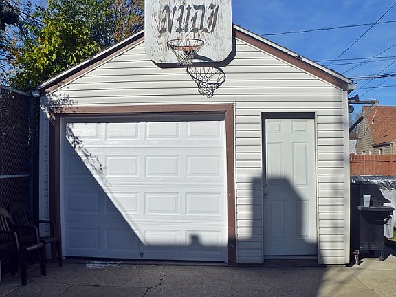 Garage is deep-Awesome