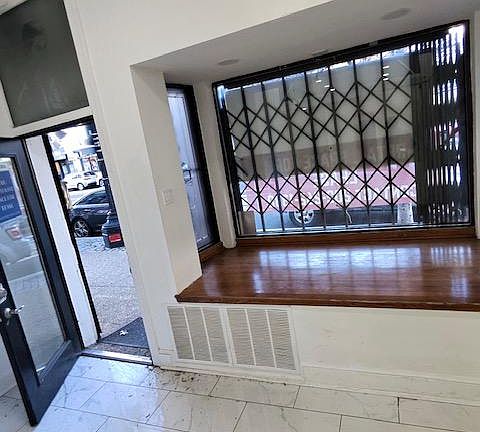 5th image of 521 H St NE