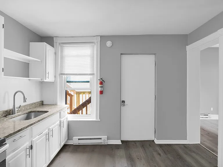 830 Chestnut St — Photo 23