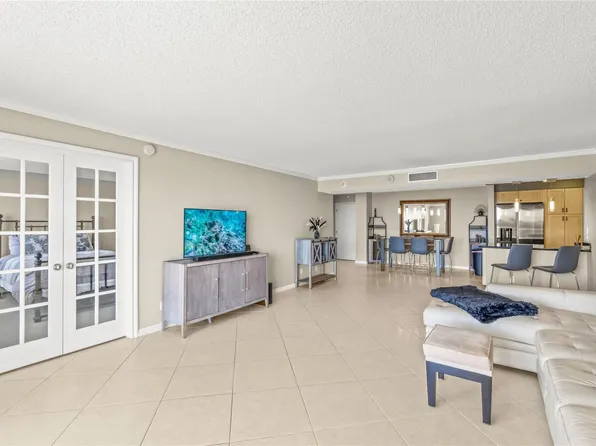 1 Las Olas Circle #1010, Fort Lauderdale, FL 33316