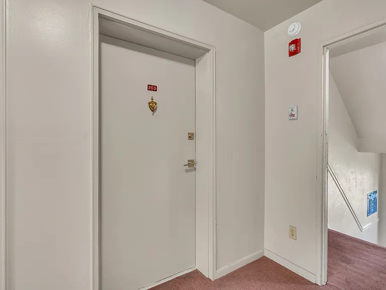 Lancaster Court Apartments — Photo 30