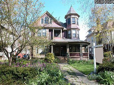 1st image of 1323 W 111th St