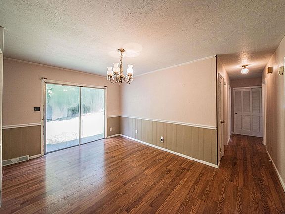 5th image of 209 Crystal Lake Rd