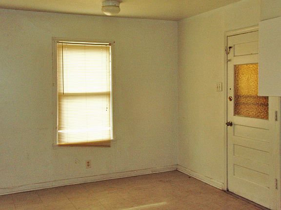 4th image of 107 Anton Dr