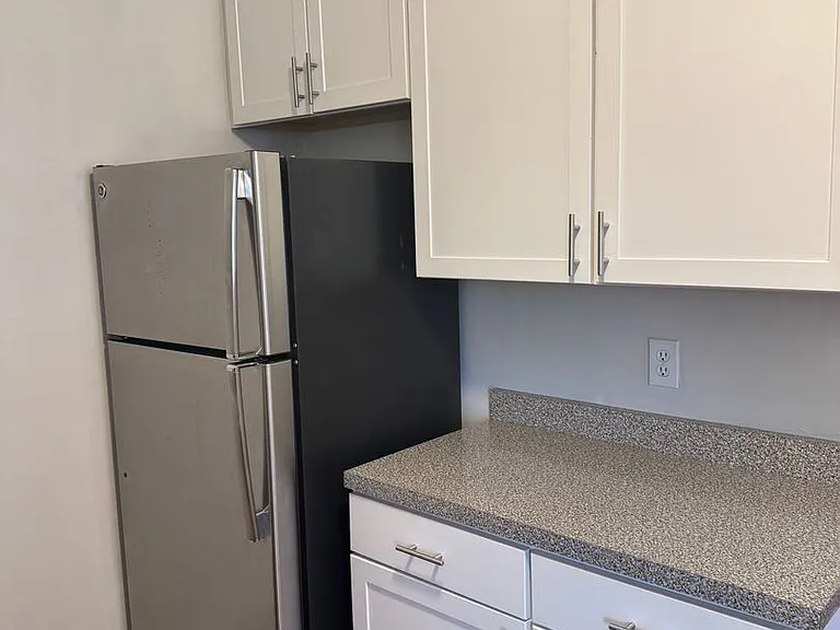 Madison Court — Photo 17