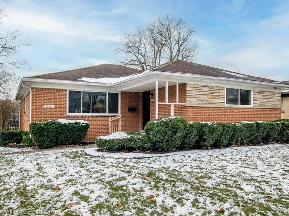 14401 Oak Park Blvd, Oak Park, MI 48237