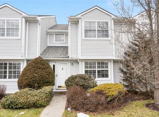 5 Hemlock Cir, Pawling, NY 12564