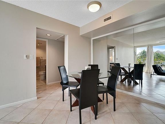 2nd image of 1050 SE 15th St APT 400