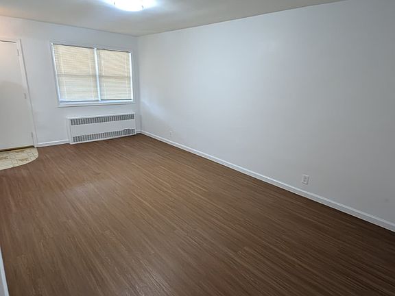 5th image of 105 Bay 41 St #2