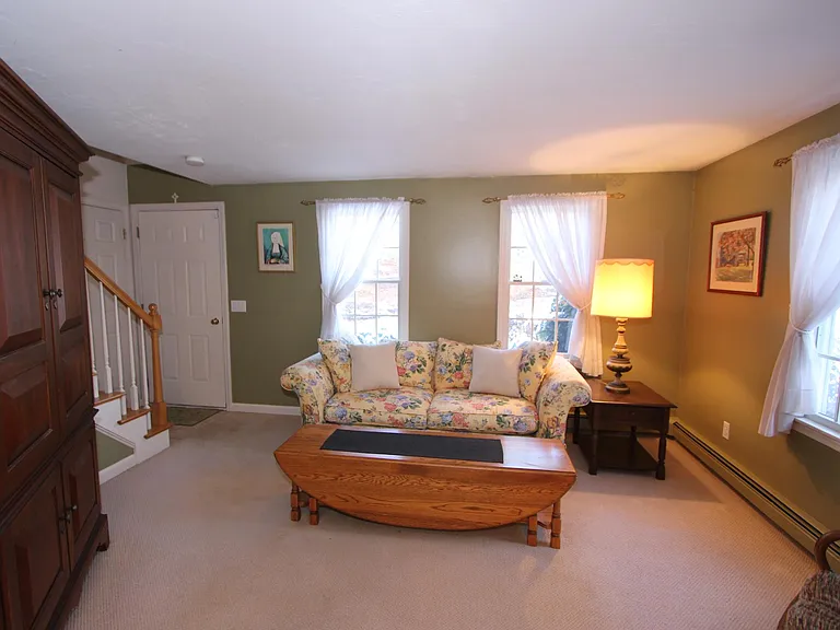 18 Great Hill Rd — Photo 8