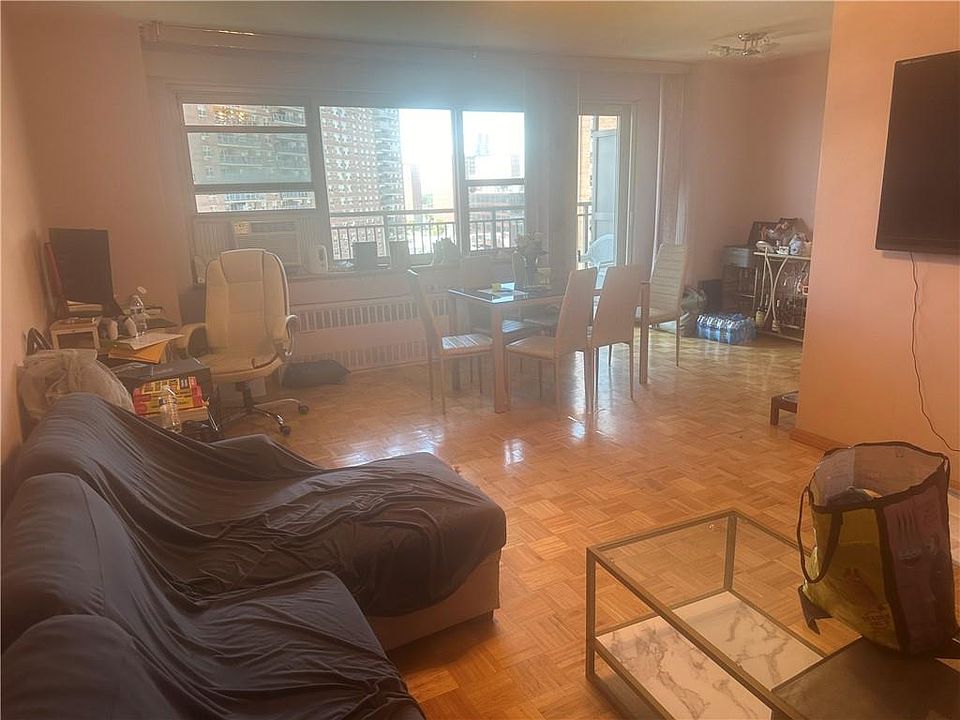 2nd image of 2915 W 5th St APT 13E