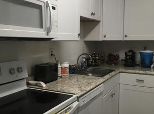 7010 Wildwood Cir APT 72, Louisville, KY 40291